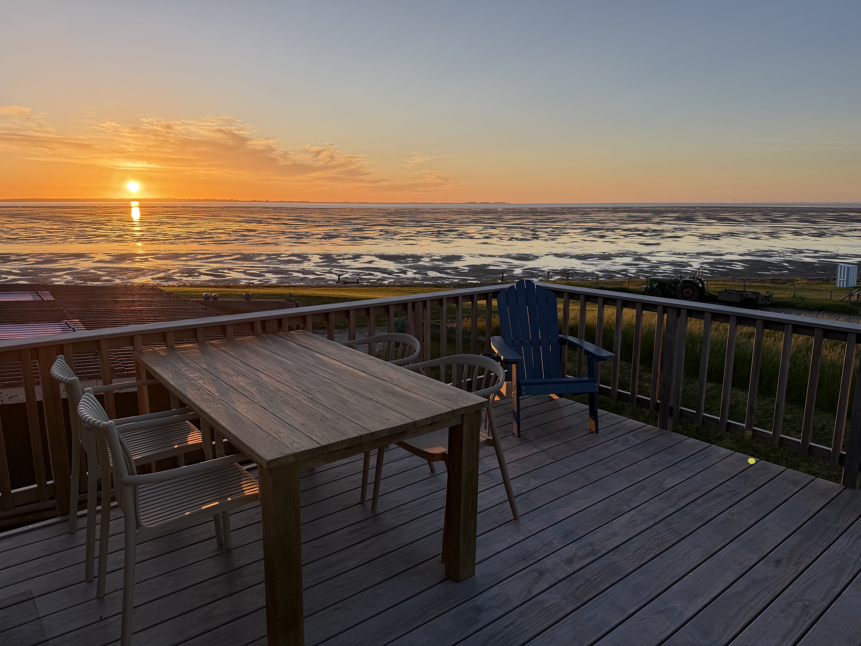 Das Sonnendeck – Sonnenuntergang am Wattenmeer